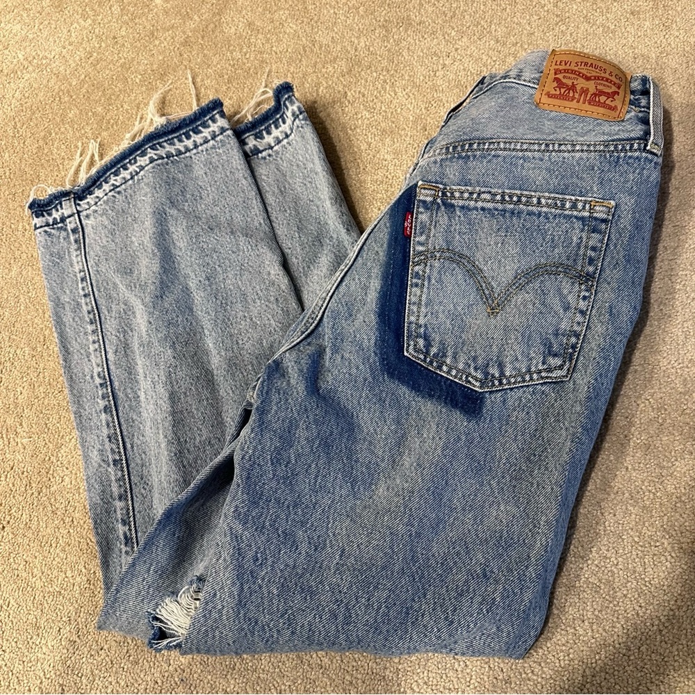 Levi's Distressed Ribcage Straight Ankle Jeans